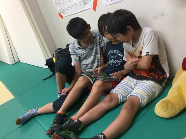 男子小学生 コドモブースター